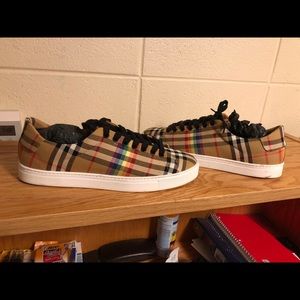 Sneakers good condition